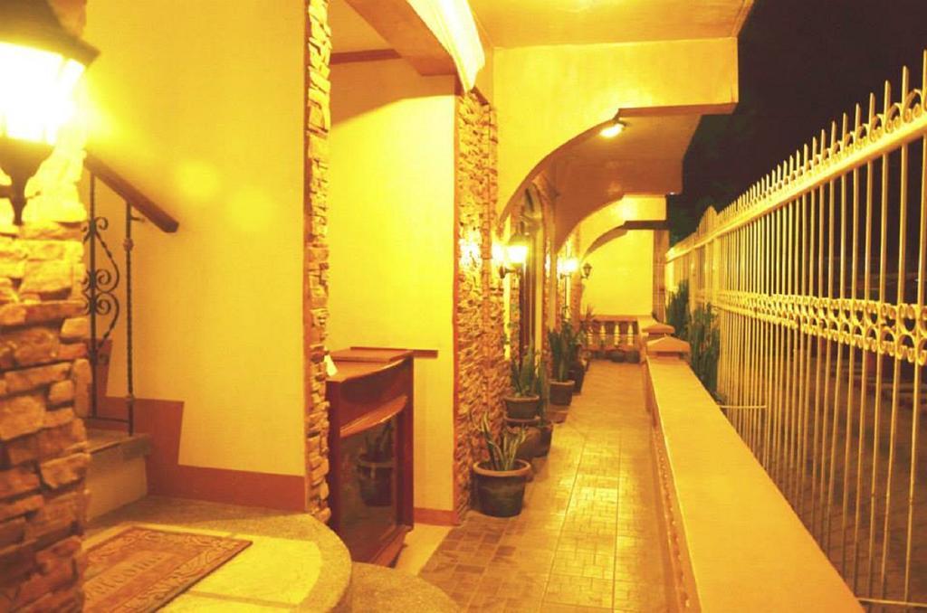 Casa D' Estrella Apartelle Balabag  Extérieur photo