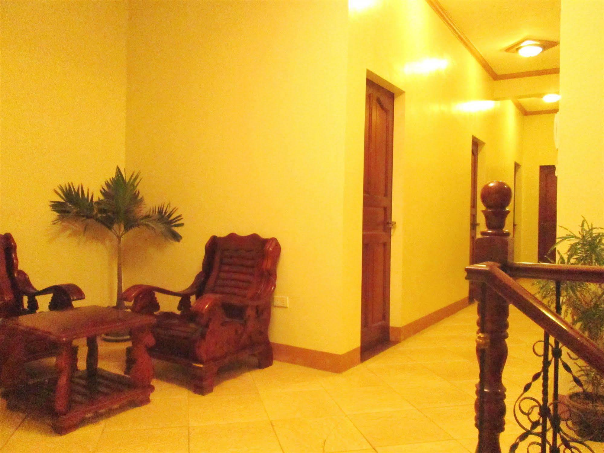 Casa D' Estrella Apartelle Balabag  Extérieur photo