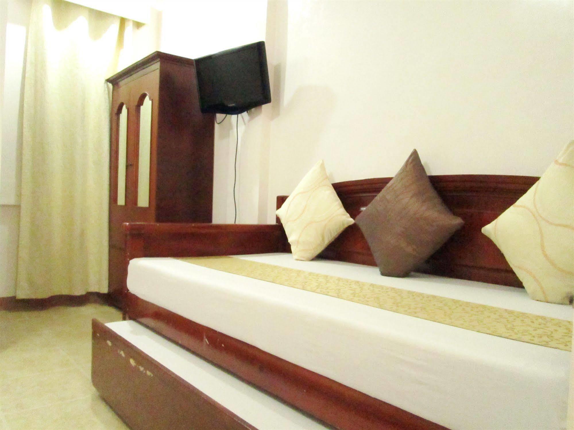 Casa D' Estrella Apartelle Balabag  Extérieur photo