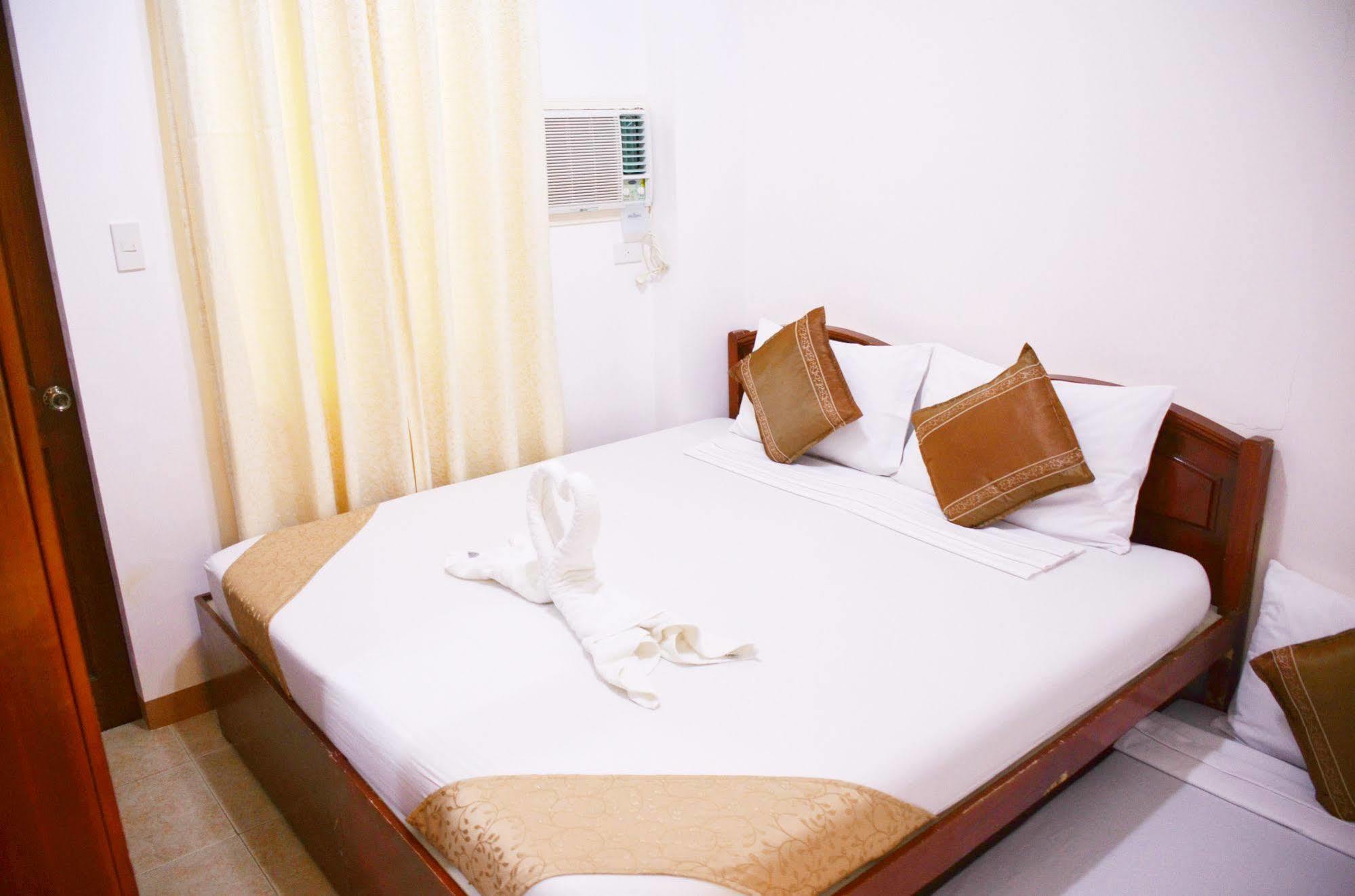 Casa D' Estrella Apartelle Balabag  Extérieur photo