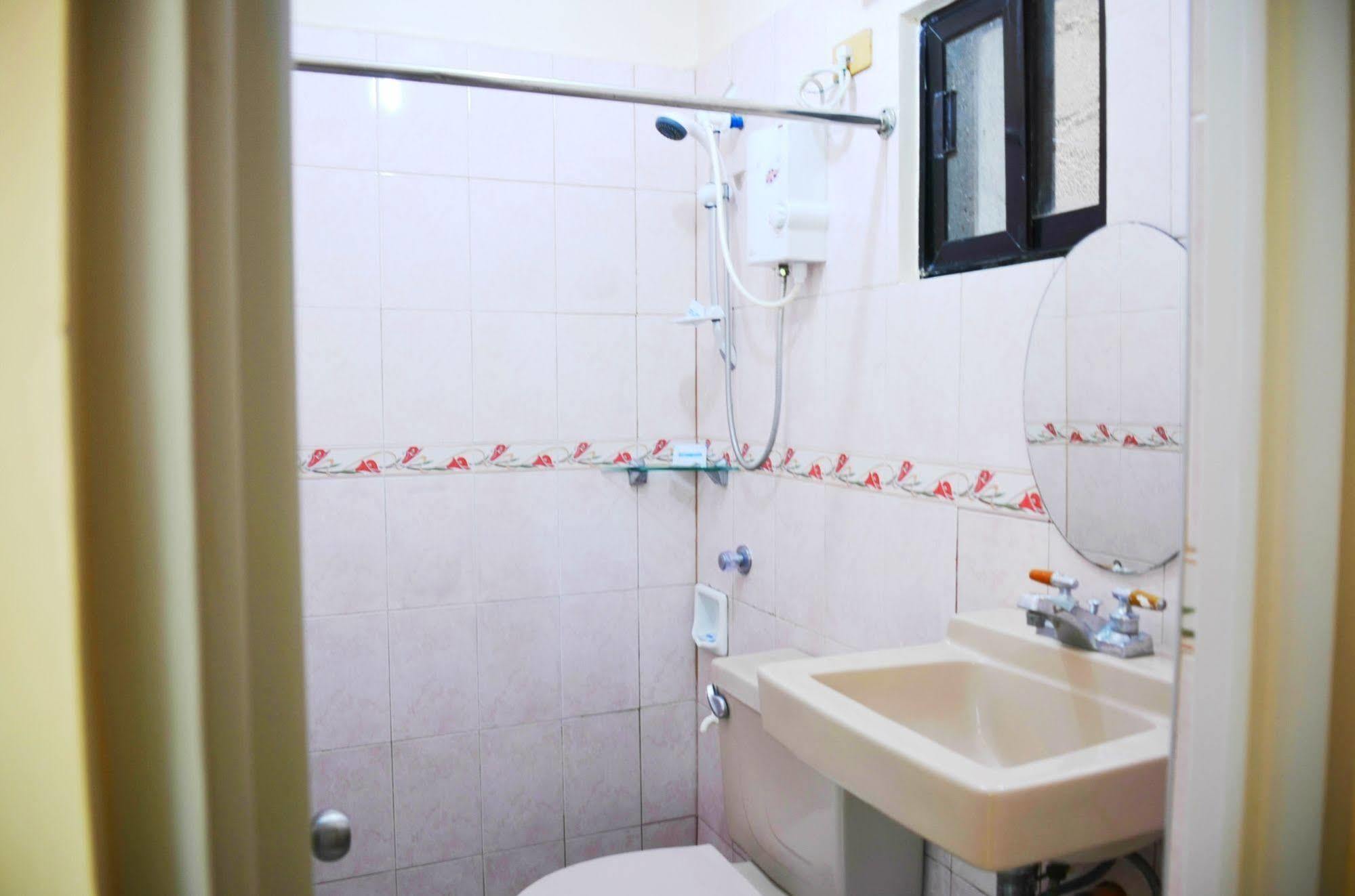 Casa D' Estrella Apartelle Balabag  Extérieur photo