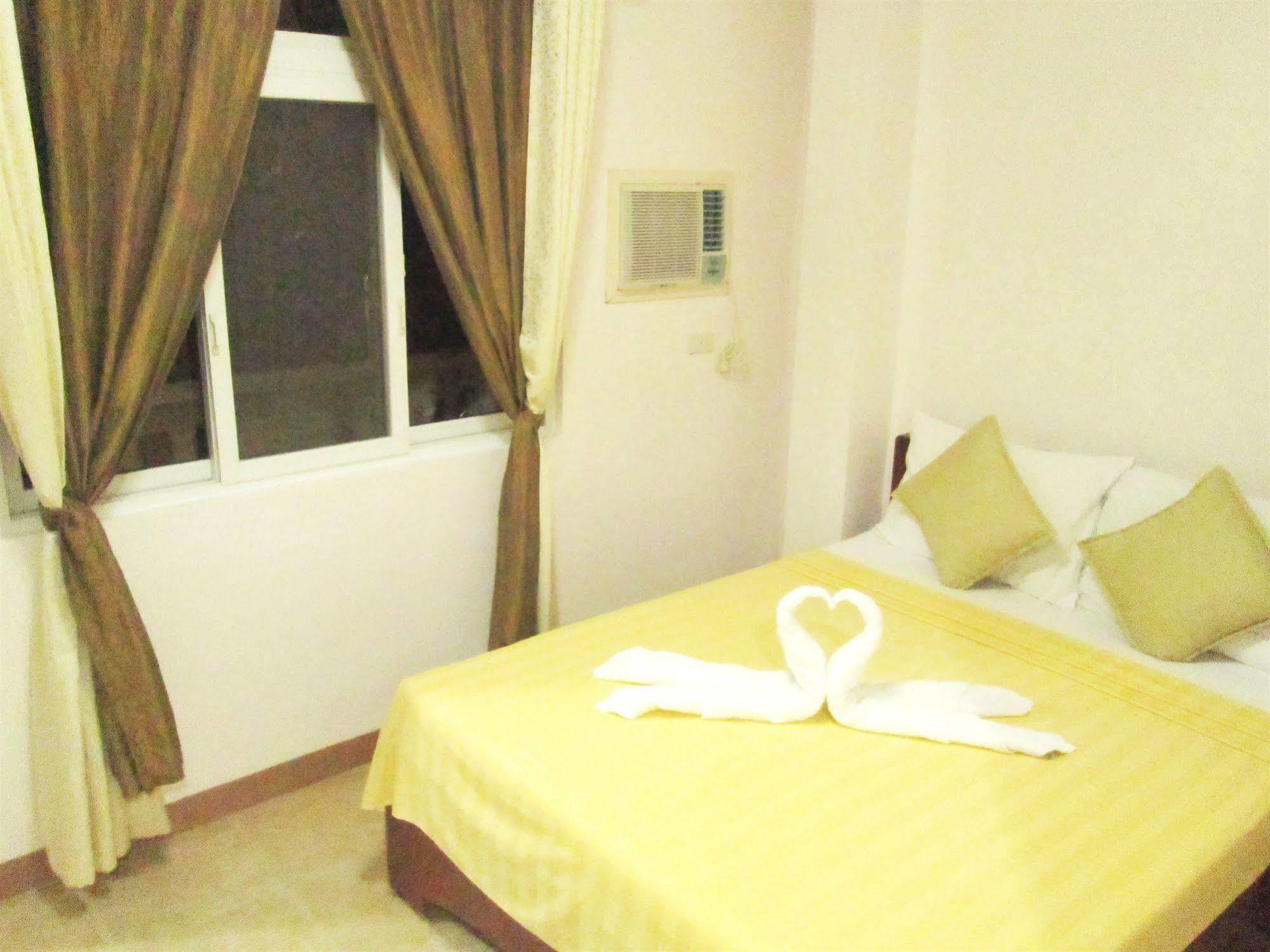Casa D' Estrella Apartelle Balabag  Extérieur photo