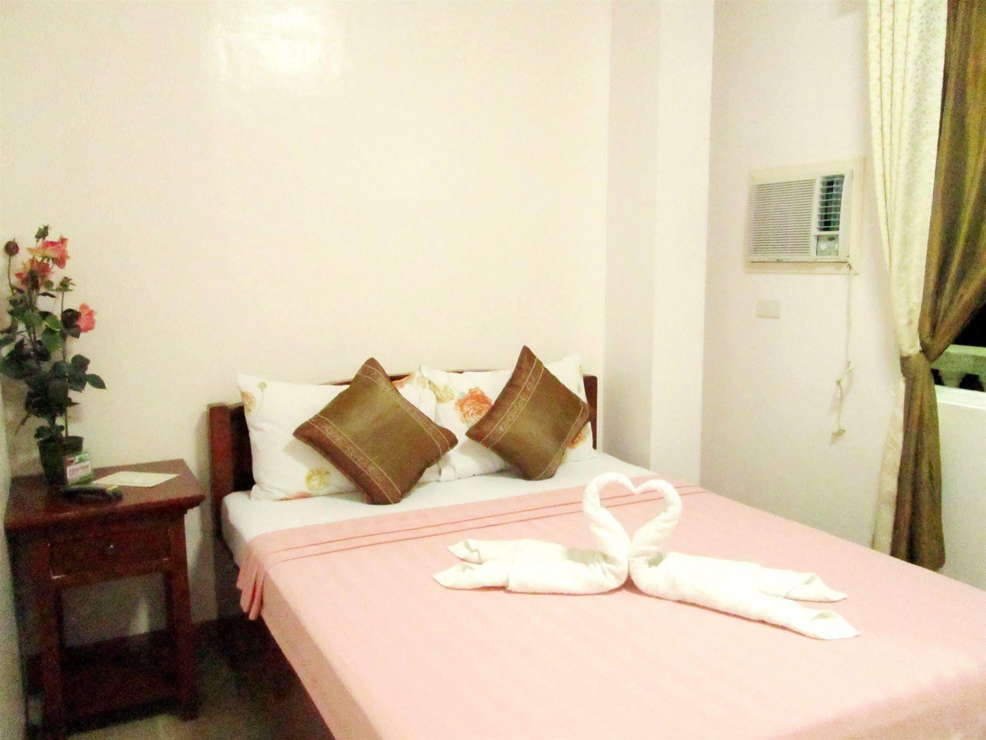 Casa D' Estrella Apartelle Balabag  Extérieur photo