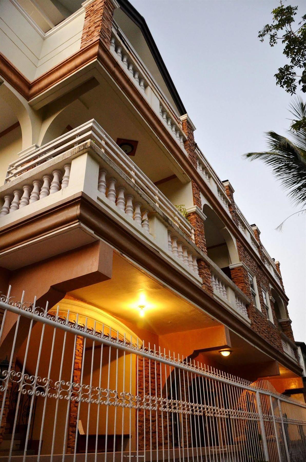 Casa D' Estrella Apartelle Balabag  Extérieur photo