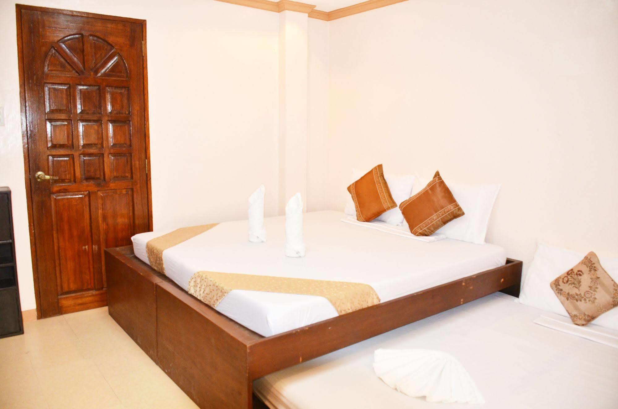 Casa D' Estrella Apartelle Balabag  Extérieur photo