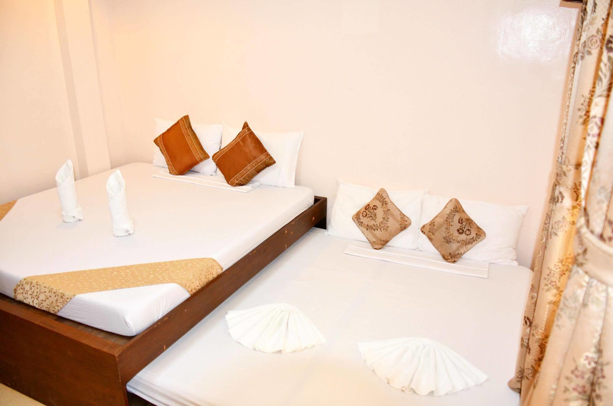 Casa D' Estrella Apartelle Balabag  Extérieur photo