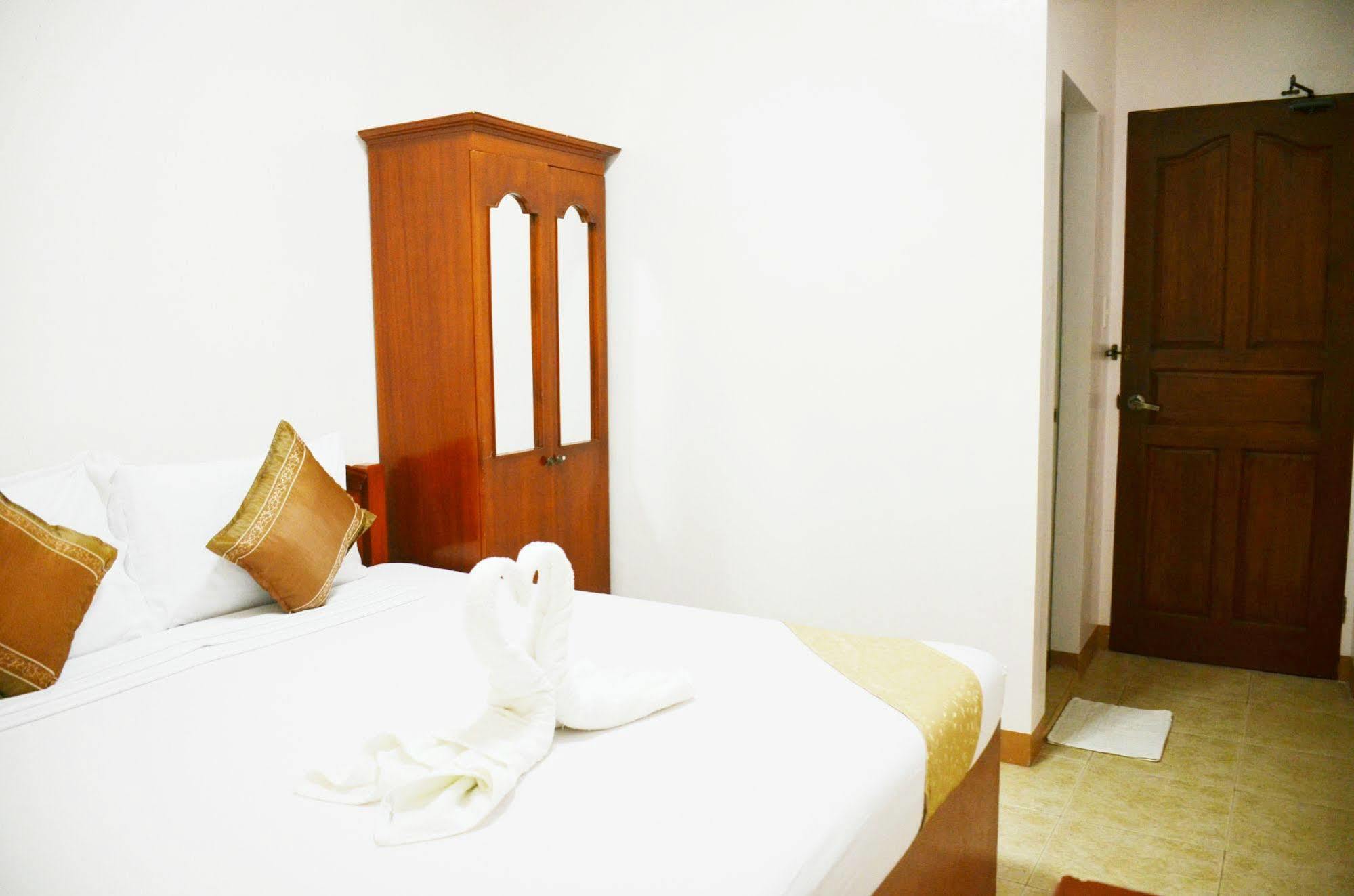 Casa D' Estrella Apartelle Balabag  Extérieur photo