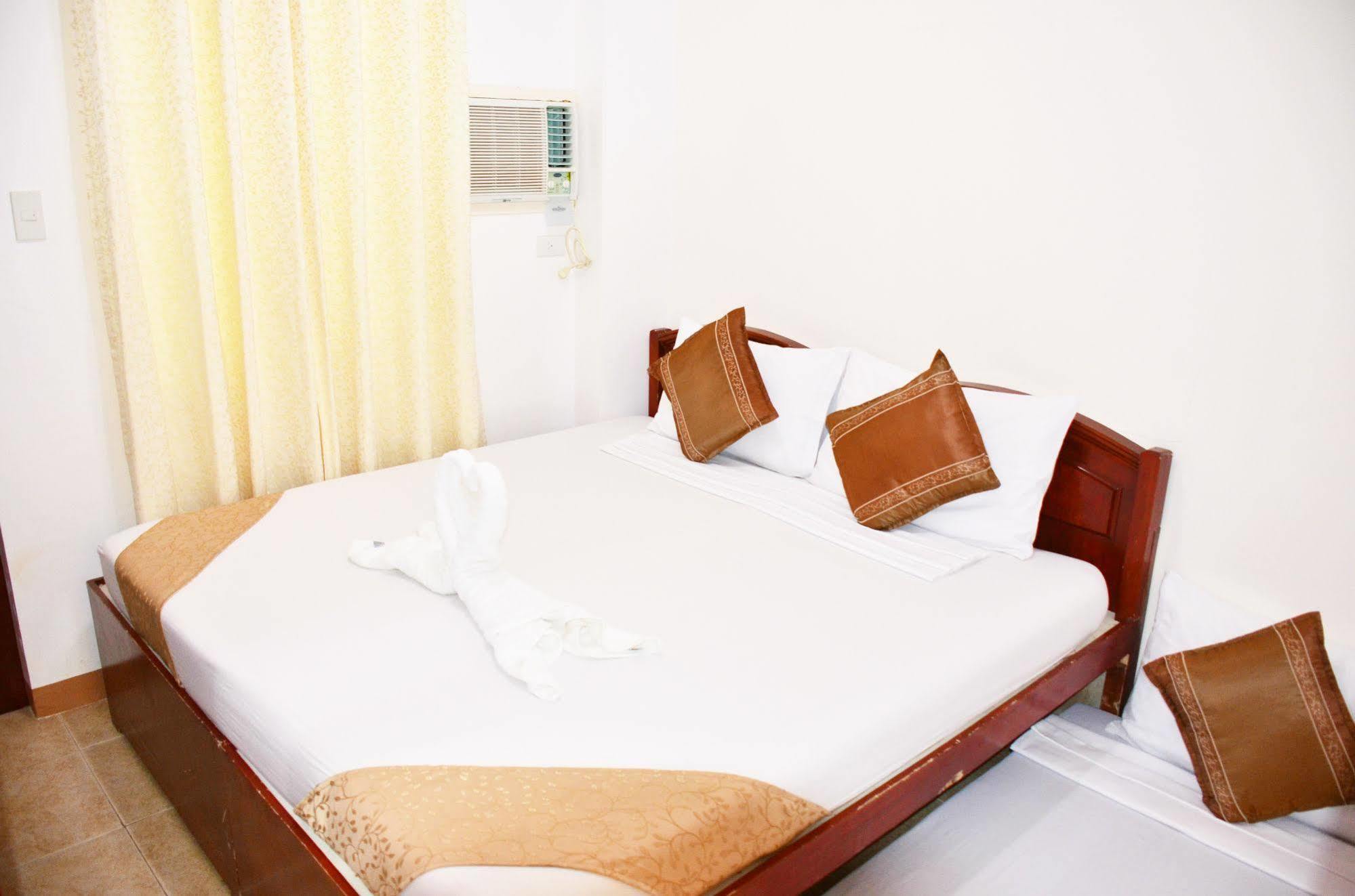 Casa D' Estrella Apartelle Balabag  Extérieur photo