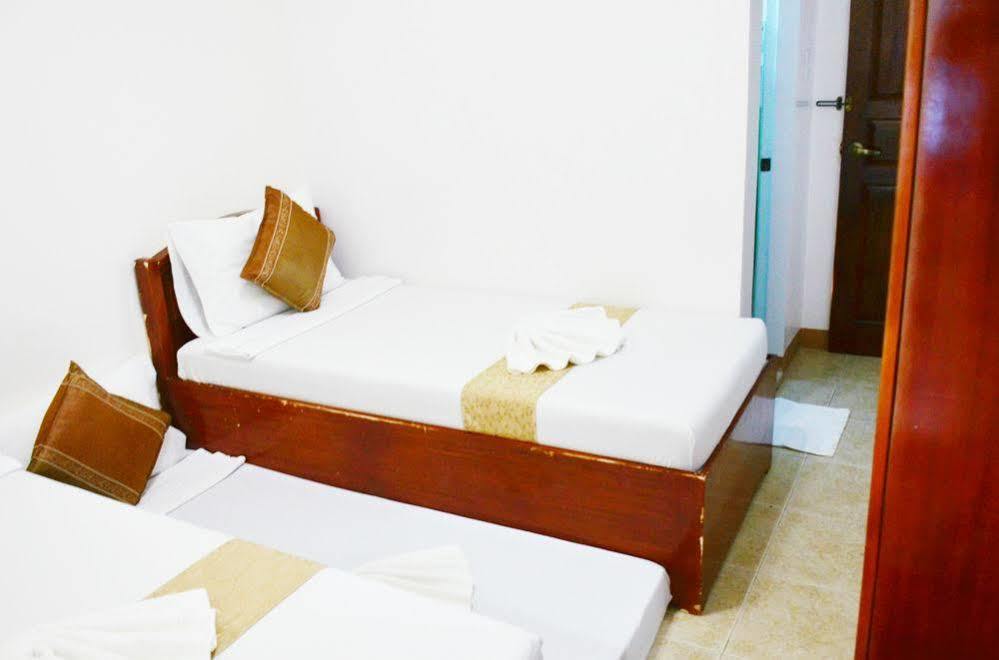 Casa D' Estrella Apartelle Balabag  Extérieur photo