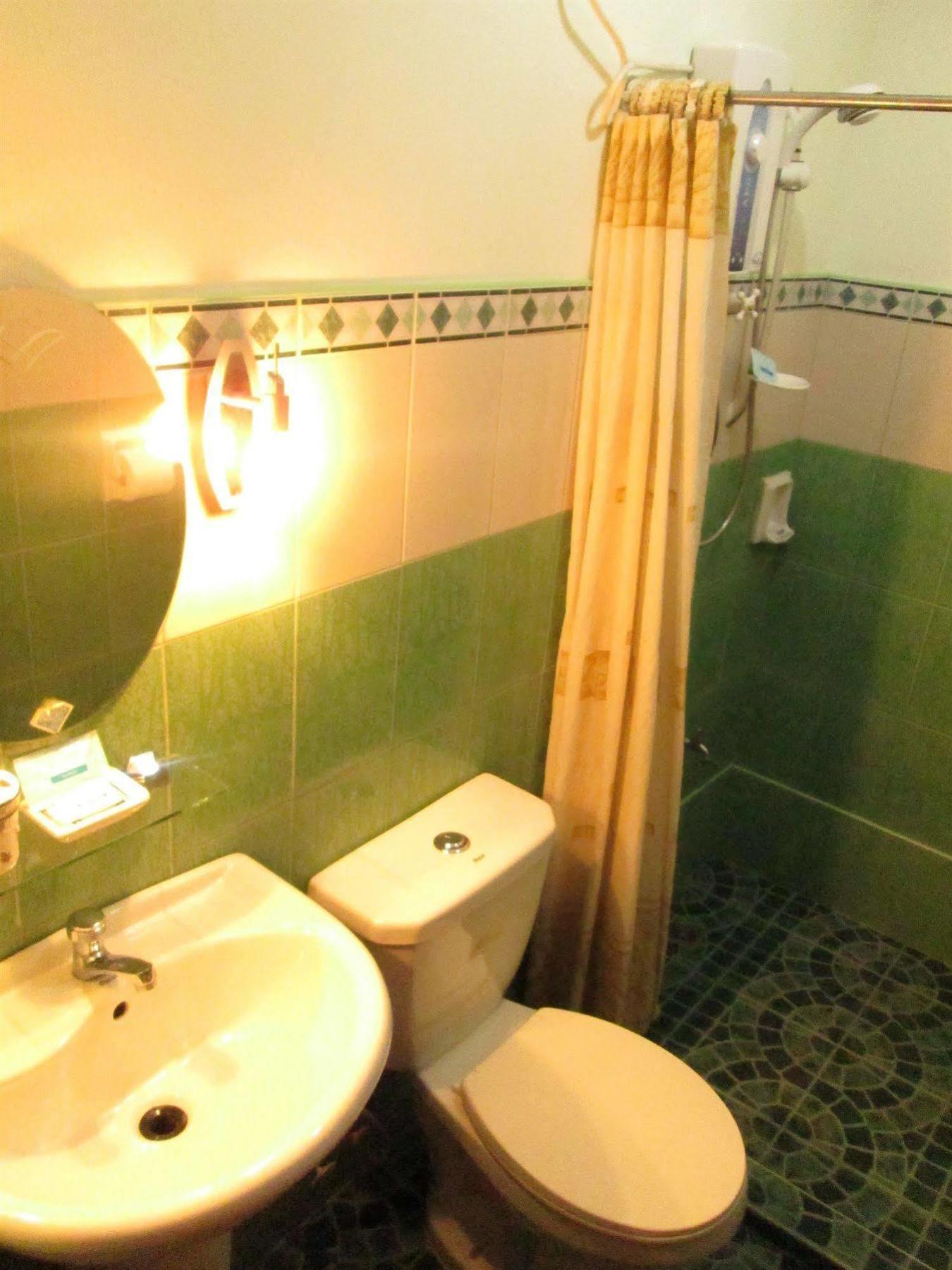 Casa D' Estrella Apartelle Balabag  Extérieur photo