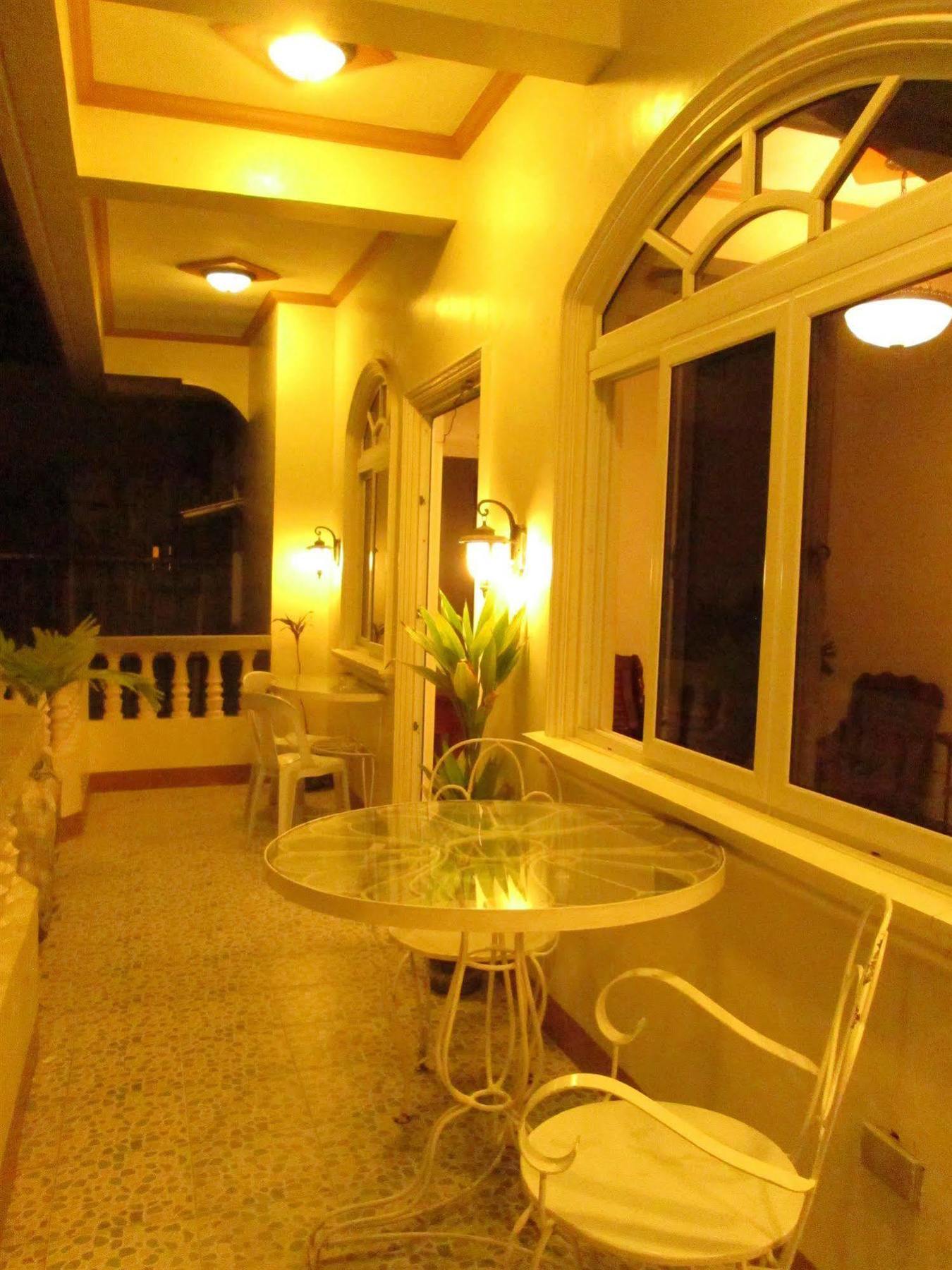 Casa D' Estrella Apartelle Balabag  Extérieur photo