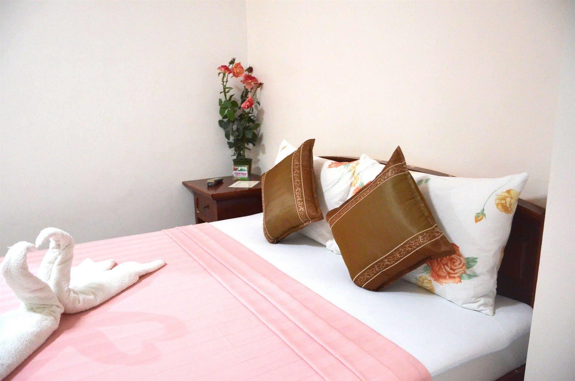 Casa D' Estrella Apartelle Balabag  Extérieur photo