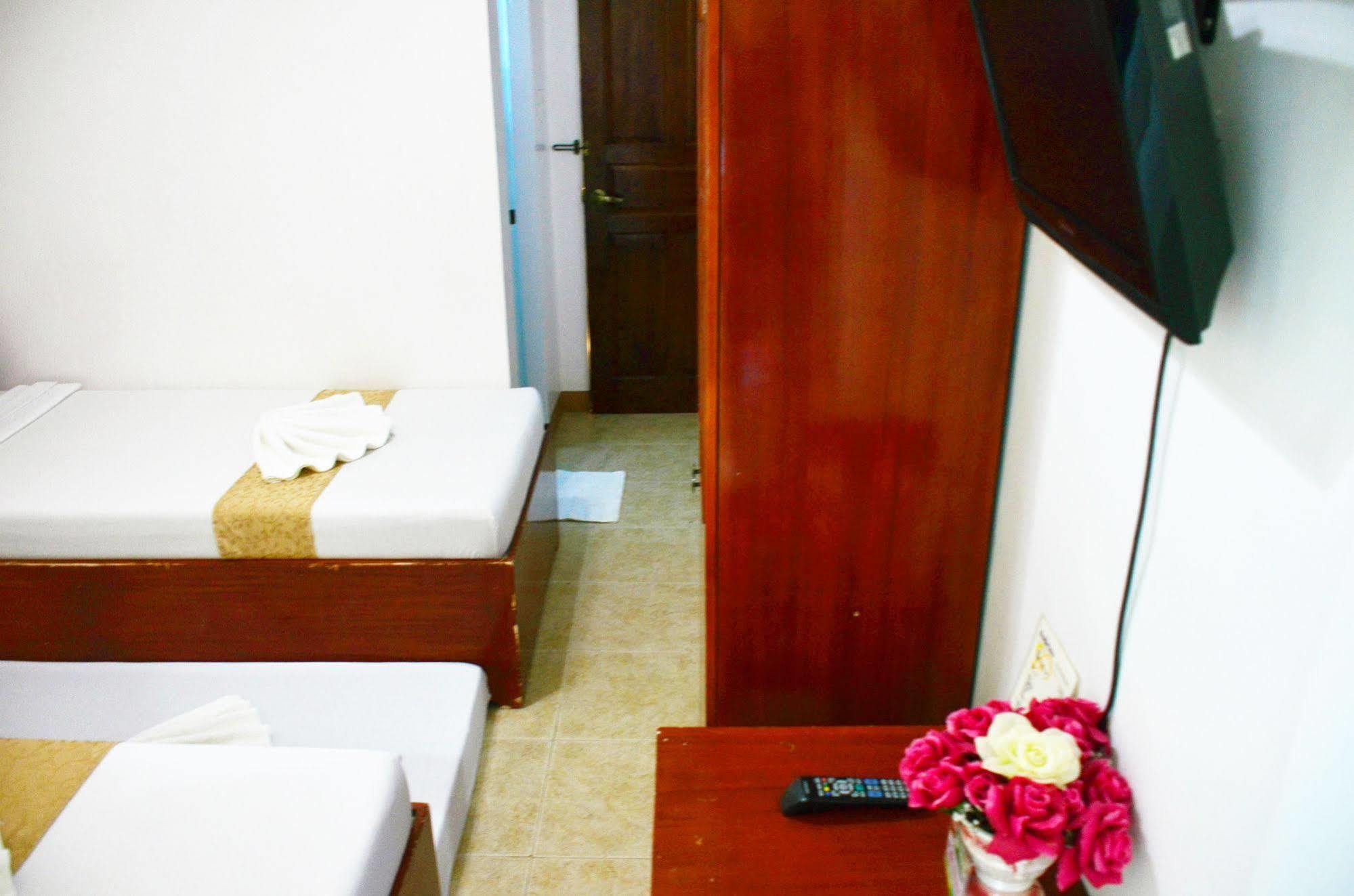 Casa D' Estrella Apartelle Balabag  Extérieur photo